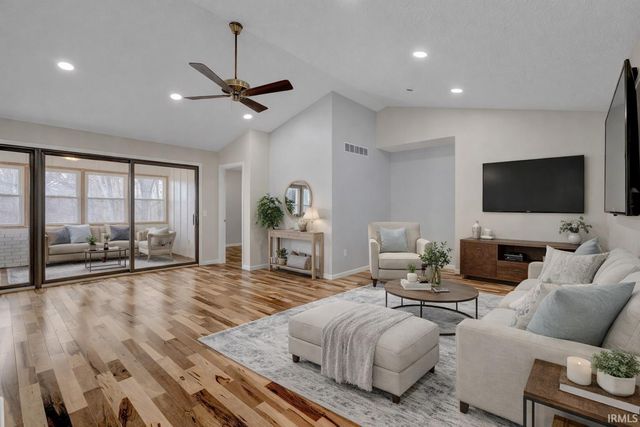 500 Greentree Dr Unit 11, Bedford, IN 47421