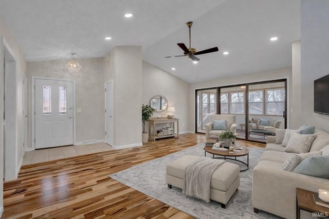 500 Greentree Dr Unit 11, Bedford, IN 47421