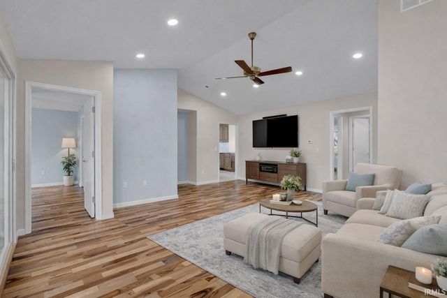 500 Greentree Dr Unit 11, Bedford, IN 47421