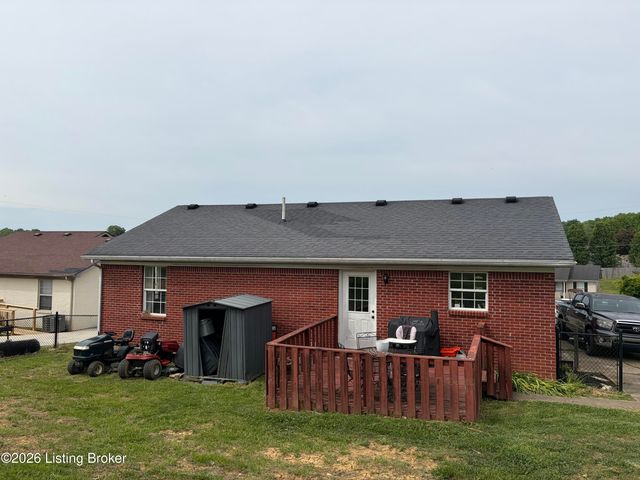 107 Watts Ct, Bardstown, KY 40004