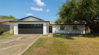 1021 Espana Dr, Portland, TX 78374