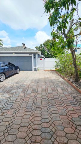 2392 Kirk Road, Palm Springs, FL 33406