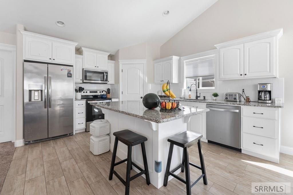 Image 5 of property listing at 685 Tanglewood Drive, Rexburg, ID 83440