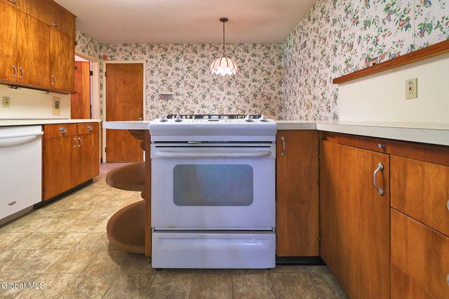 1561 Belmont Avenue, Schenectady, NY 12309