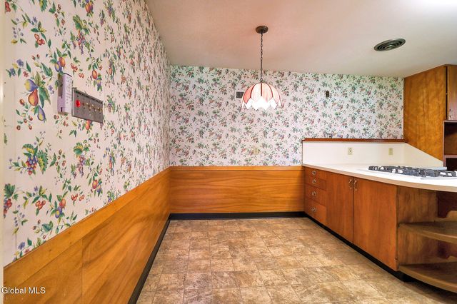 1561 Belmont Avenue, Schenectady, NY 12309