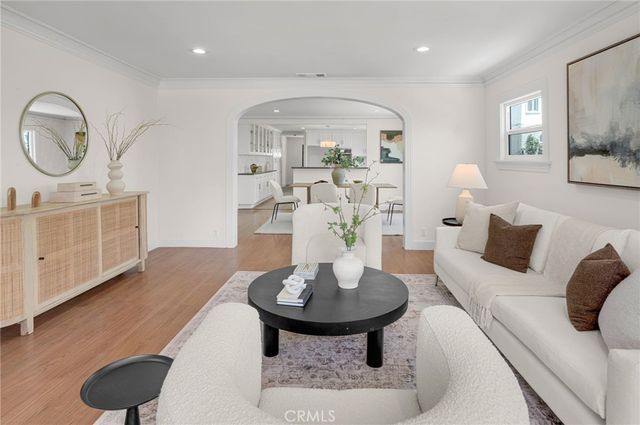 2033 W 76th Street, Los Angeles, CA 90047