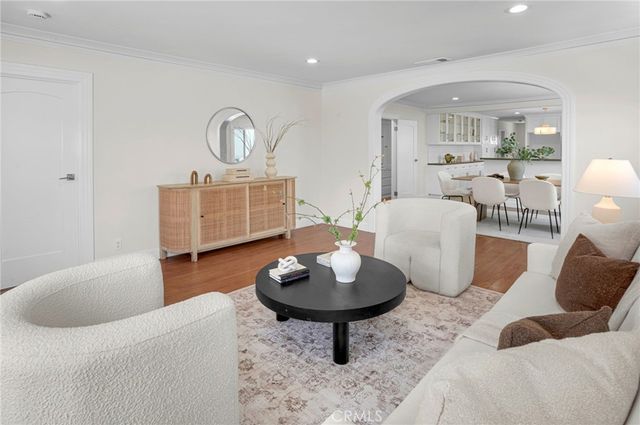 2033 W 76th Street, Los Angeles, CA 90047