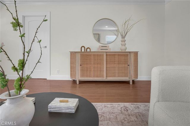 2033 W 76th Street, Los Angeles, CA 90047
