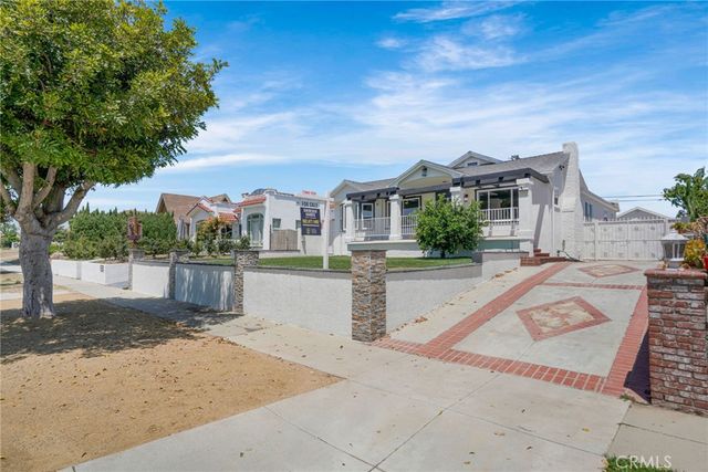 2033 W 76th Street, Los Angeles, CA 90047