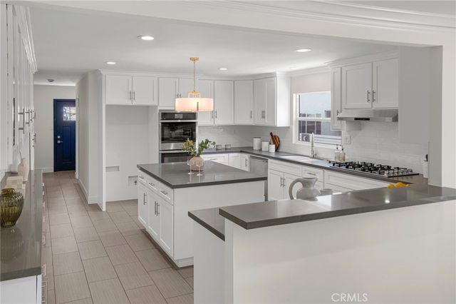 2033 W 76th Street, Los Angeles, CA 90047
