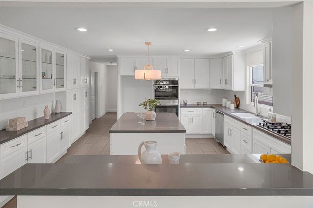 2033 W 76th Street, Los Angeles, CA 90047