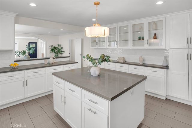 2033 W 76th Street, Los Angeles, CA 90047