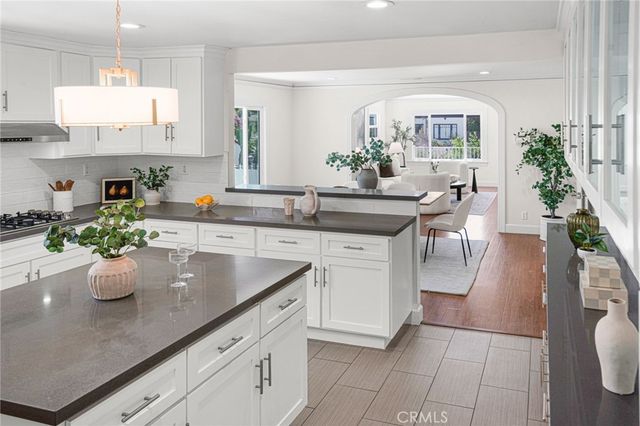 2033 W 76th Street, Los Angeles, CA 90047