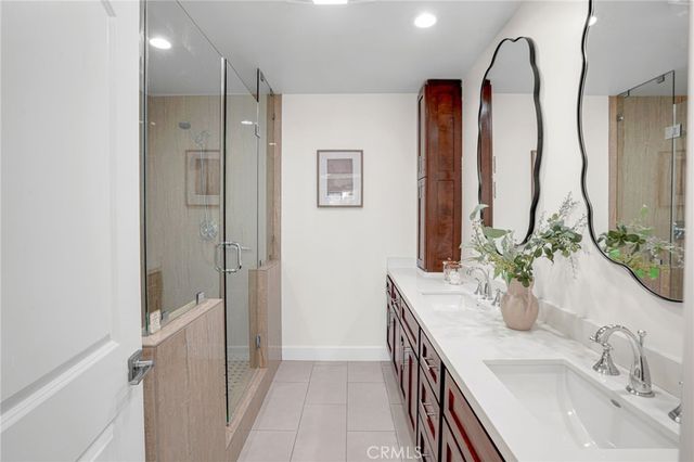 2033 W 76th Street, Los Angeles, CA 90047