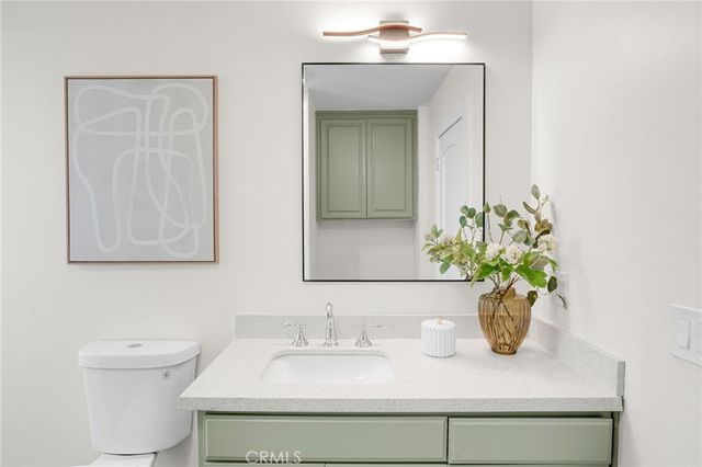 2033 W 76th Street, Los Angeles, CA 90047