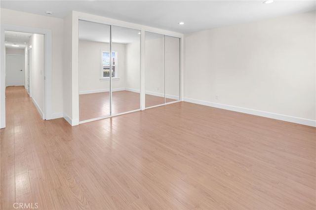 2033 W 76th Street, Los Angeles, CA 90047
