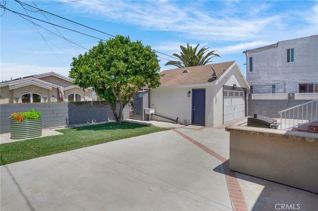 2033 W 76th Street, Los Angeles, CA 90047