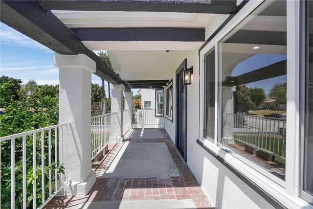 2033 W 76th Street, Los Angeles, CA 90047