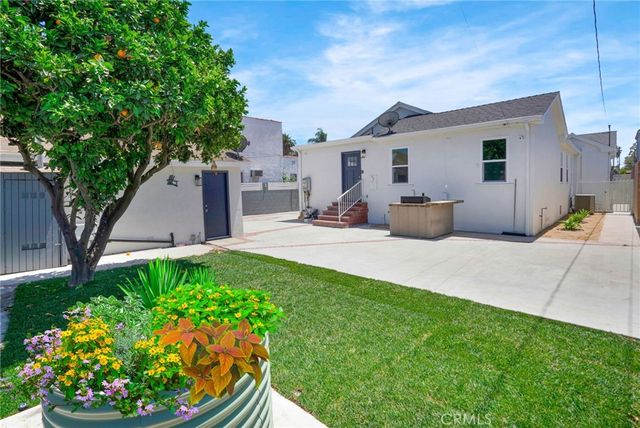 2033 W 76th Street, Los Angeles, CA 90047