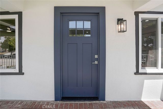 2033 W 76th Street, Los Angeles, CA 90047