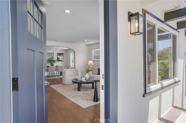 2033 W 76th Street, Los Angeles, CA 90047