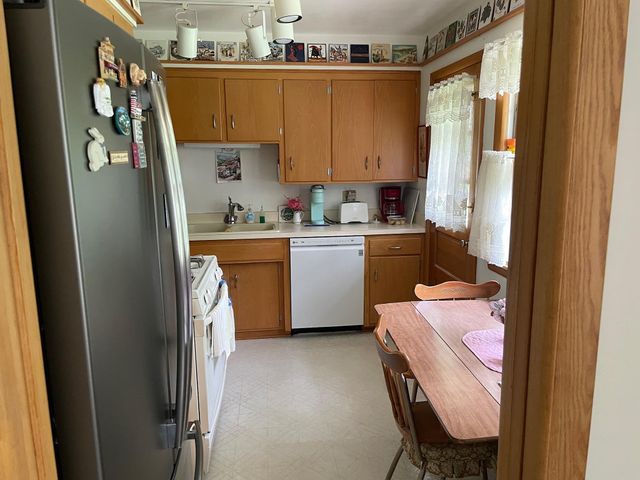 2080 Nebraska Avenue E, Saint Paul, MN 55119