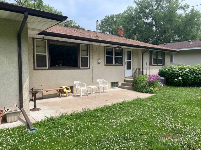 2080 Nebraska Avenue E, Saint Paul, MN 55119