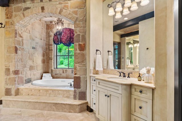 206 BELLA CIMA DR, Austin, TX 78734