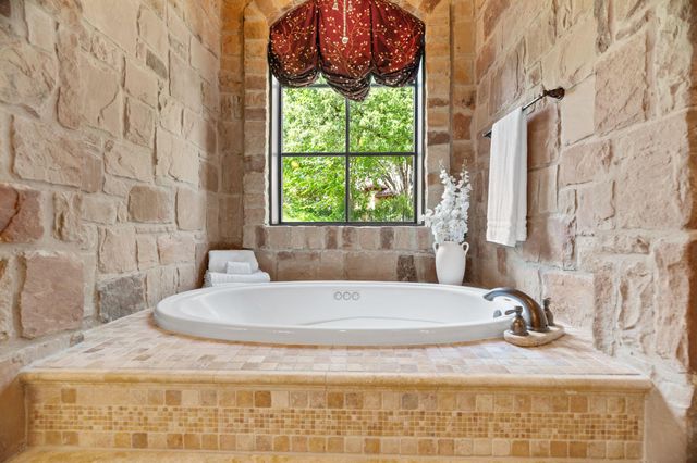 206 BELLA CIMA DR, Austin, TX 78734