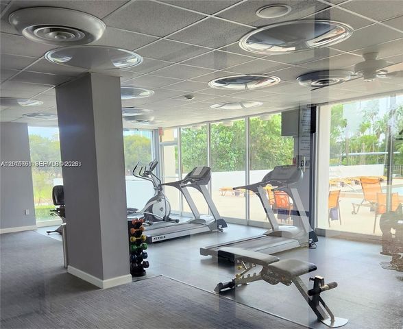 3375 N Country Club Dr 203, Aventura, FL 33180