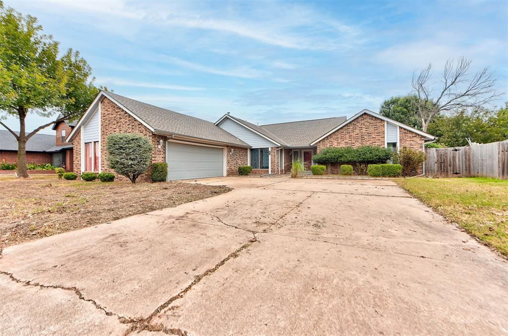 505 Golden Oaks Drive, Norman, OK 73072