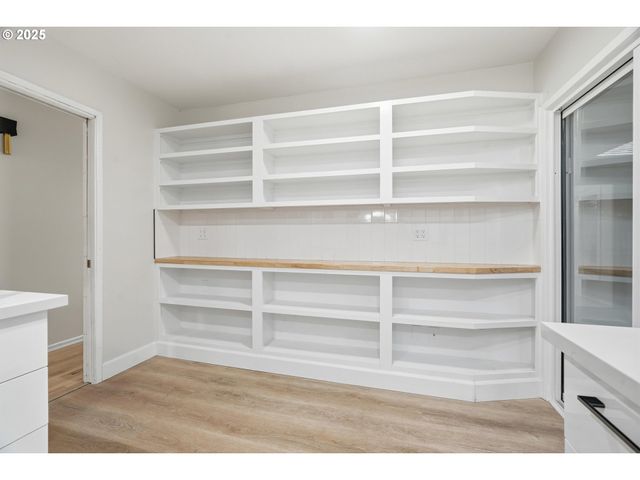 5555 Sw DOVER Ct, Portland, OR 97225