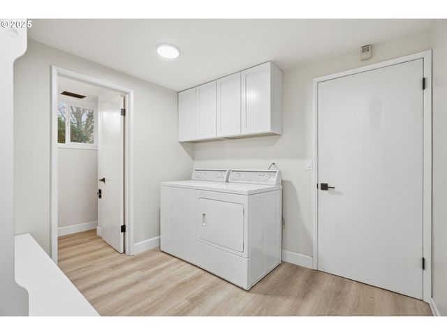 5555 Sw DOVER Ct, Portland, OR 97225