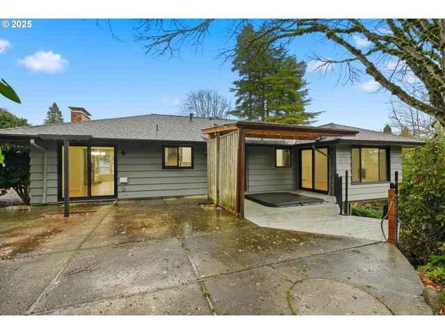 5555 Sw DOVER Ct, Portland, OR 97225