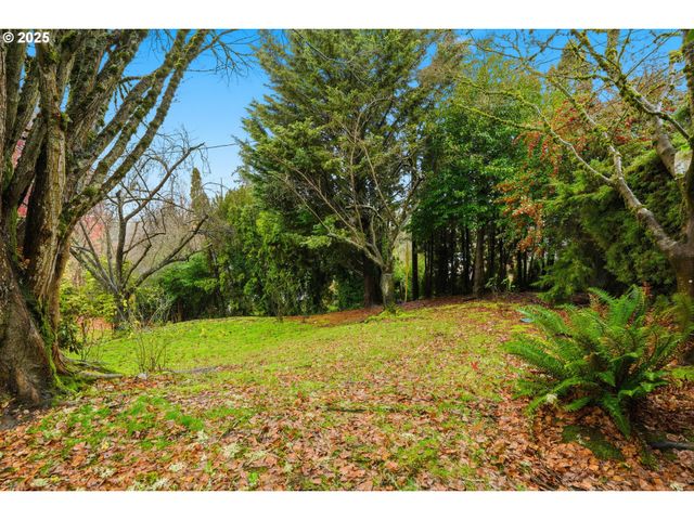 5555 Sw DOVER Ct, Portland, OR 97225