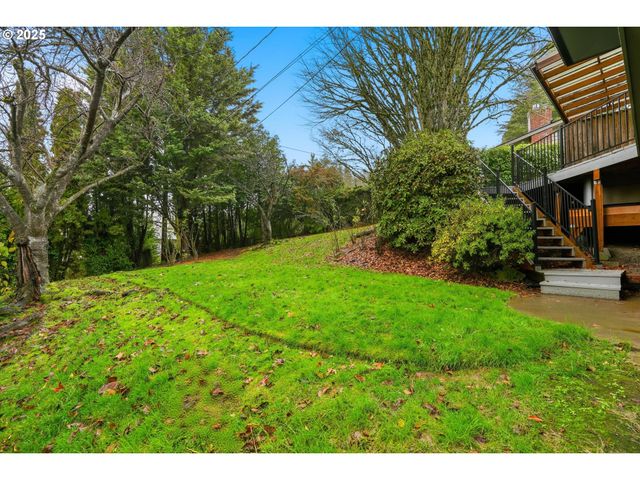 5555 Sw DOVER Ct, Portland, OR 97225