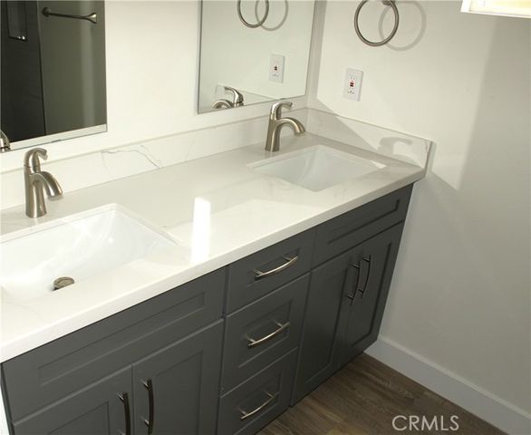 14661 Brand, San Fernando, CA 91345