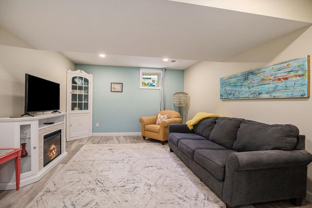 755 Indiana Avenue, South Haven City, MI 49090