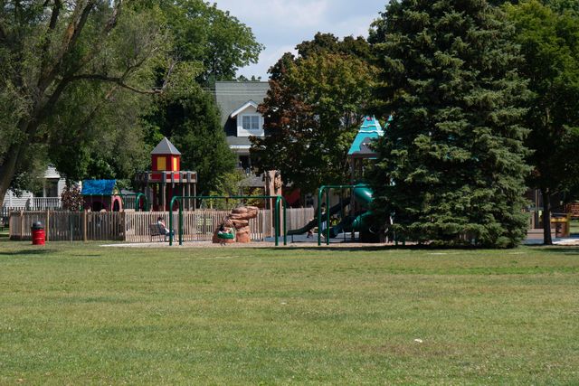 755 Indiana Avenue, South Haven City, MI 49090
