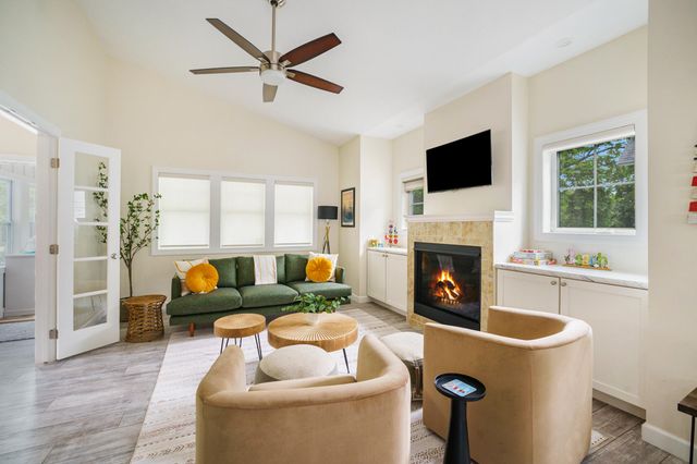 755 Indiana Avenue, South Haven City, MI 49090