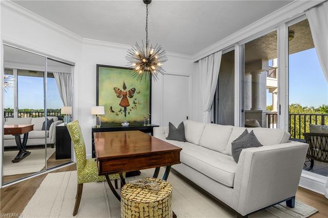 8990 Bay Colony DR # 401, Naples, FL 34108