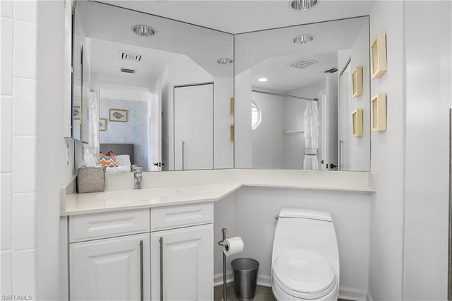 8990 Bay Colony DR # 401, Naples, FL 34108