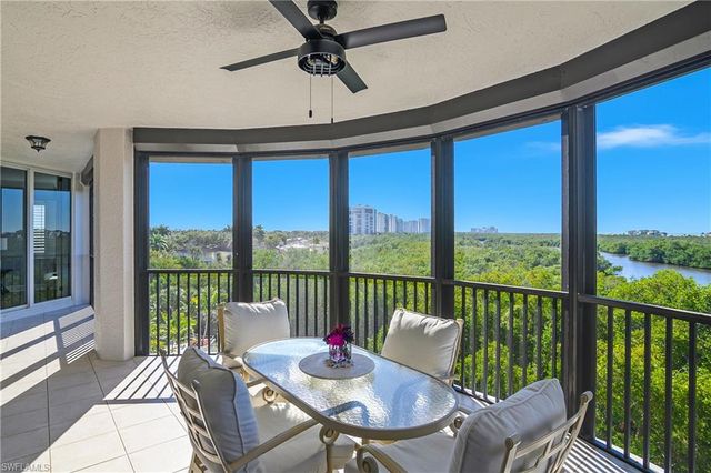 8990 Bay Colony DR # 401, Naples, FL 34108