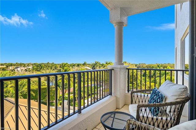 8990 Bay Colony DR # 401, Naples, FL 34108