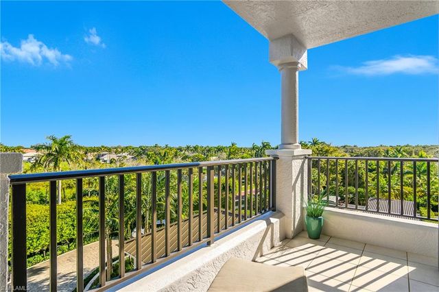 8990 Bay Colony DR # 401, Naples, FL 34108