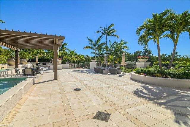 8990 Bay Colony DR # 401, Naples, FL 34108