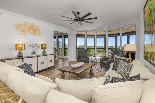 8990 Bay Colony DR # 401, Naples, FL 34108