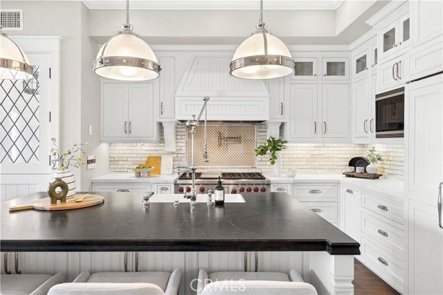 718 Poinsettia Avenue, Corona Del Mar (newport Beach), CA 92625