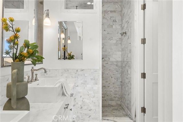 718 Poinsettia Avenue, Corona Del Mar (newport Beach), CA 92625