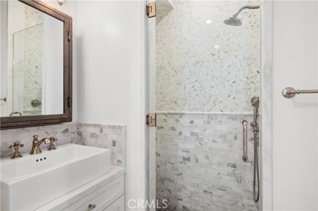 718 Poinsettia Avenue, Corona Del Mar (newport Beach), CA 92625